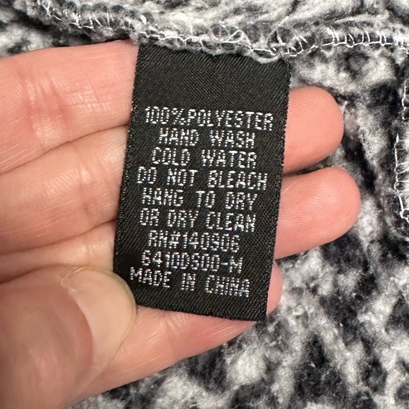 Pink Floyd Cardigan black and white fuzzy pockets hood no tags Upcycle - Picture 4 of 8